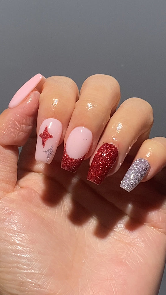 Glittering Polar Dipping Powder Nail Art: A Sparkling Statement for Every Occasion