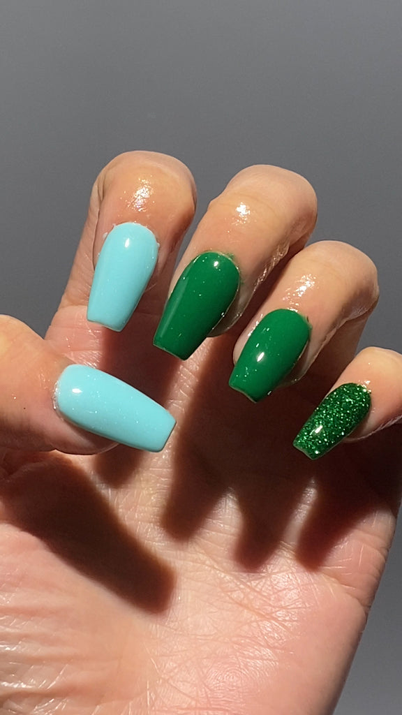 Minty Fresh and Emerald Sparkle Nails Dipping Powder